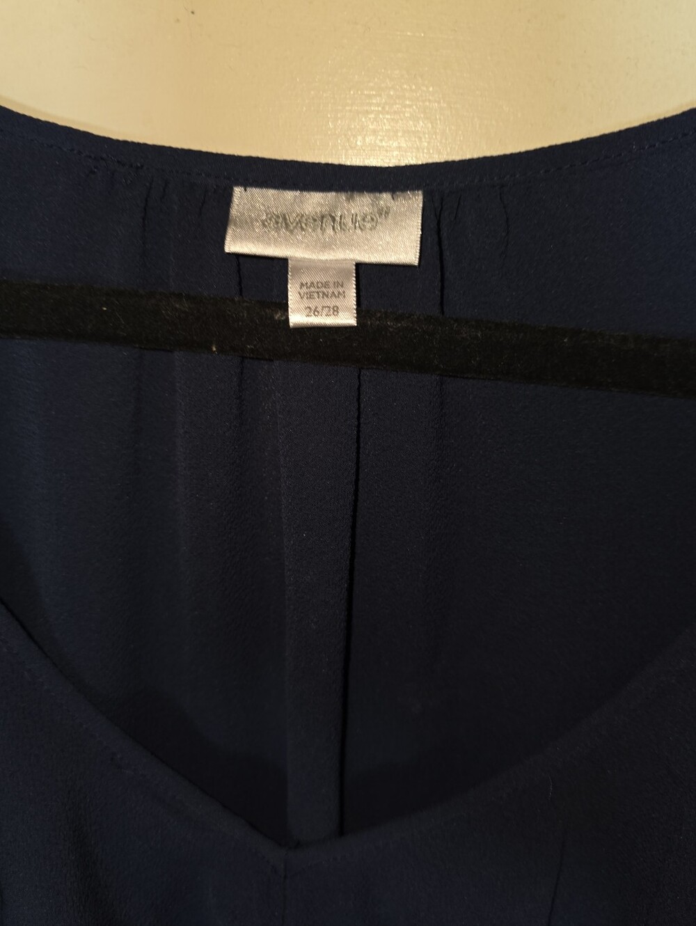 Avenue Navy Blue Ruffle Front Blouse Plus Size 26/28 Semi Shee Career Chic - Picture 4 of 10